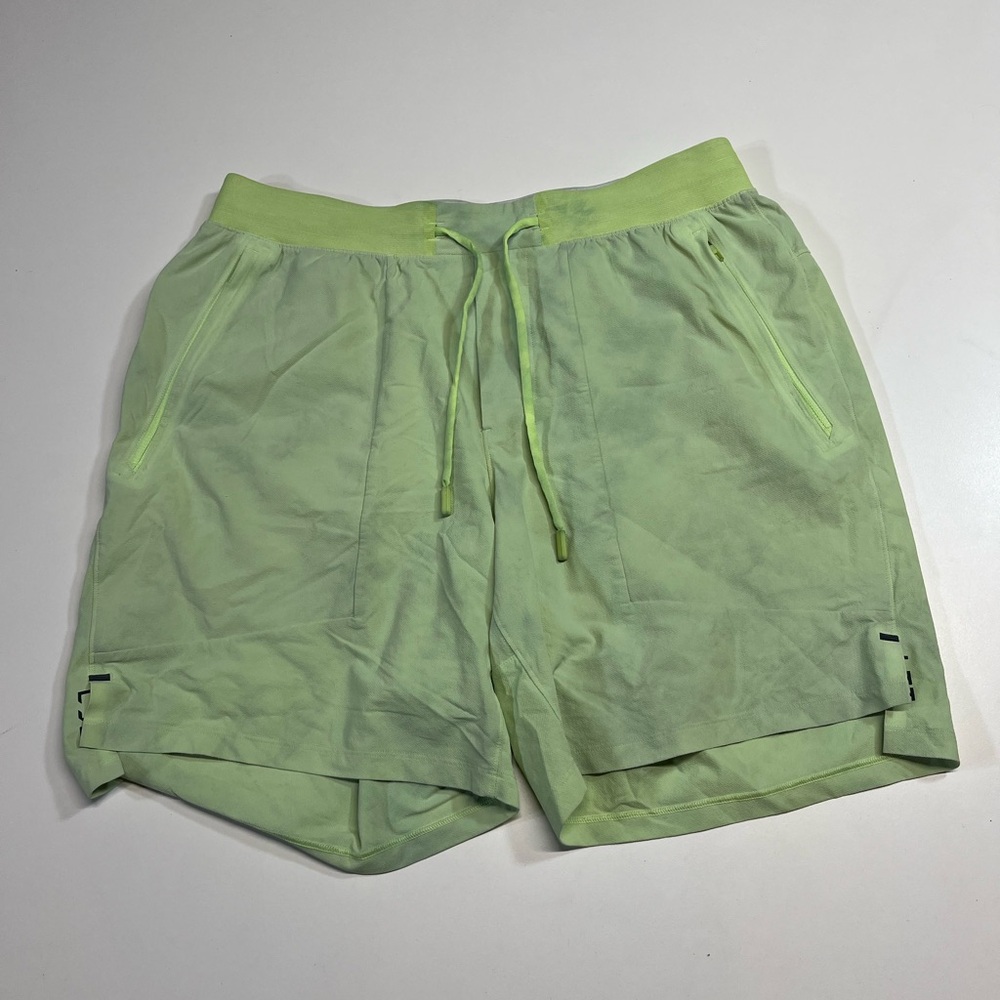 Lululemon License to Train Shorts 8” Men’s Size Large Faded Zap